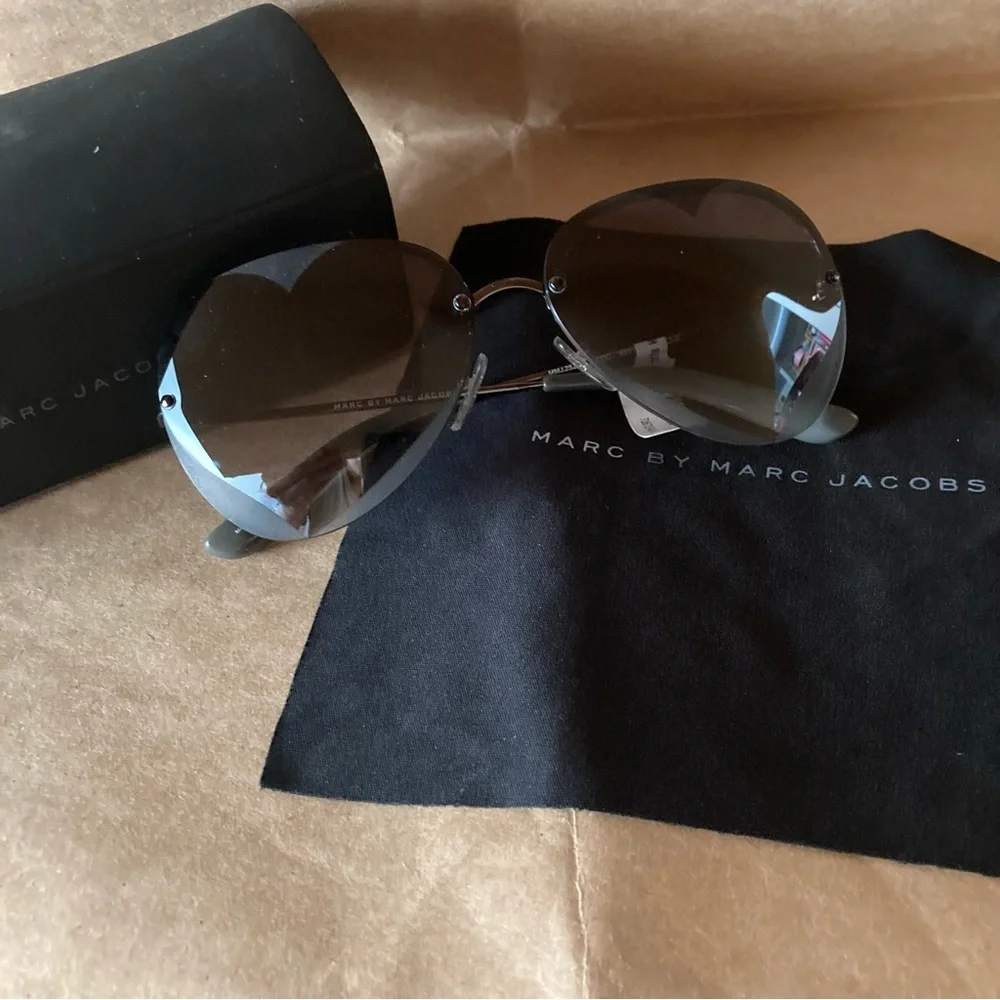 Marc jacobs heart sunglasses